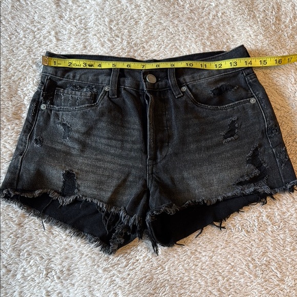 🩳 BLANK NYC Women’s Black Distressed Denim Shorts – Size 25 - Picture 2 of 7